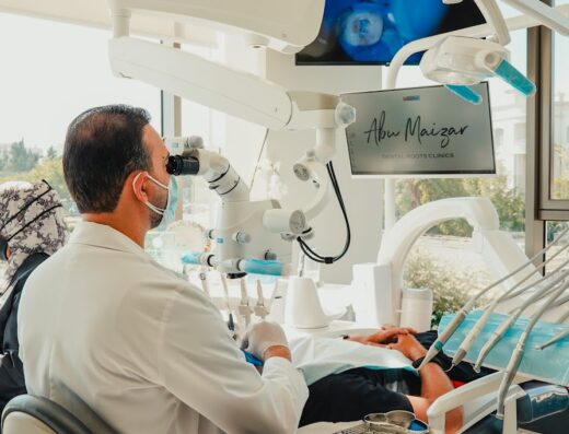 طبيب اسنان :- الدكتور حسن أبوميزر – اخصائي علاج عصب وجذور الاسنان Endodontist Dr. Hasan AbuMaizar‎