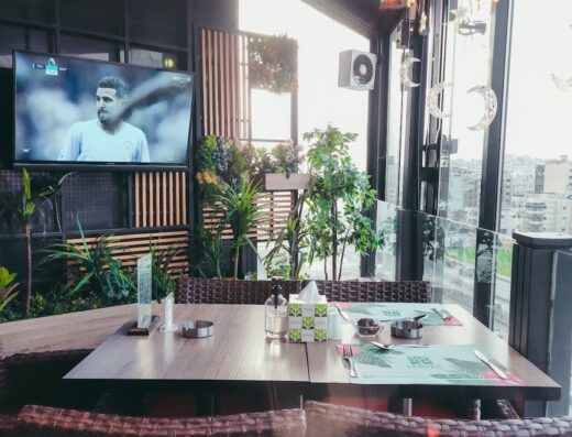 Leaves Restaurant & Cafe