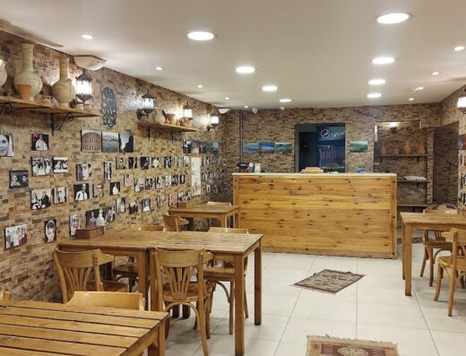 مطعم ارض الفخار