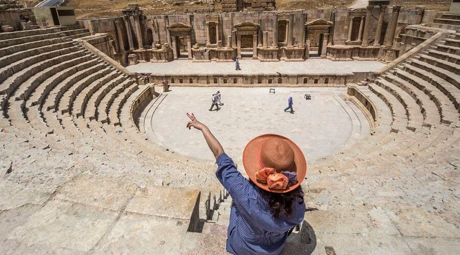 Jordan Travel Etiquette Tips 2025 | Do’s & Don’ts for Tourists