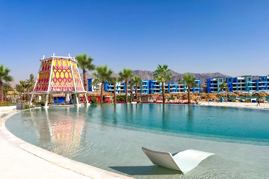 B12-beach-club in Ayla aqaba, swim in ayla